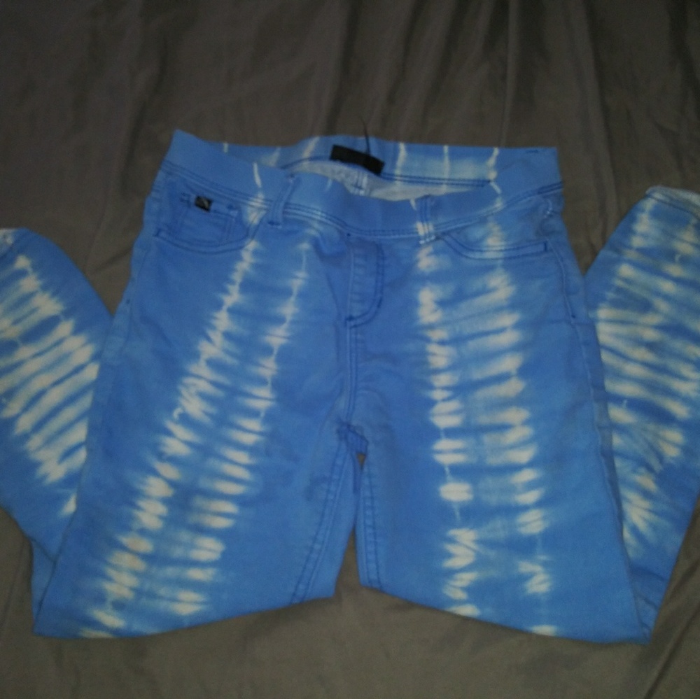 Blue amd white capris
